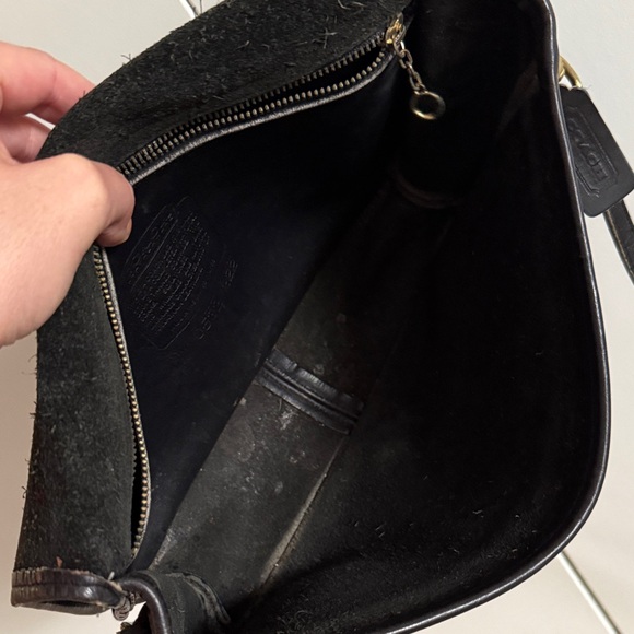 Coach Vintage Black Leather Shoulder Bag - Picture 11 of 11